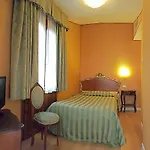 Canal Hotell 3*