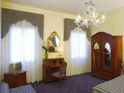 Canal 3* Venedig
