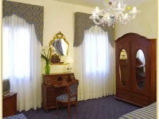 מלון Canal